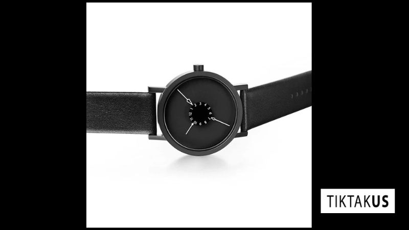Nardi of Damian Burton - chiếc đồng hồ gây ấn tượng bởi sự đảo ngược vị trí kim giờ và cọc số