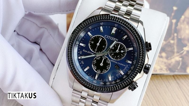 Một số đồng hồ có chế độ tiết kiệm năng lượng sẽ làm ngừng hoạt động kim giây.