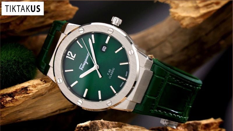 Đồng hồ chính hãng thường có trọng lượng nặng hơn do sử dụng chất liệu cao cấp.