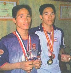 Cặp song sinh vàng của boxing Việt Nam và mối cơ duyên với HLV Nguyễn Việt Hùng