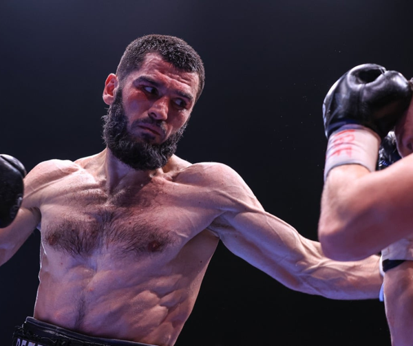 Vì sao nâng tạ không làm bạn có cú đấm mạnh mẽ?