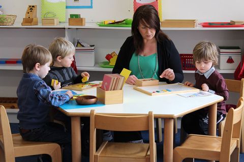 Khi đăng ký đào tạo giáo viên Montessori cần lưu ý gì?