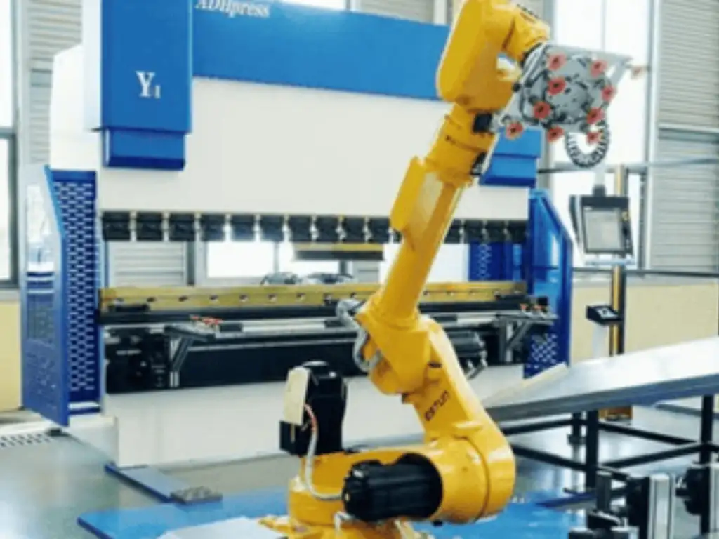 10+Ưu điểm nổi bật của máy chấn CNC