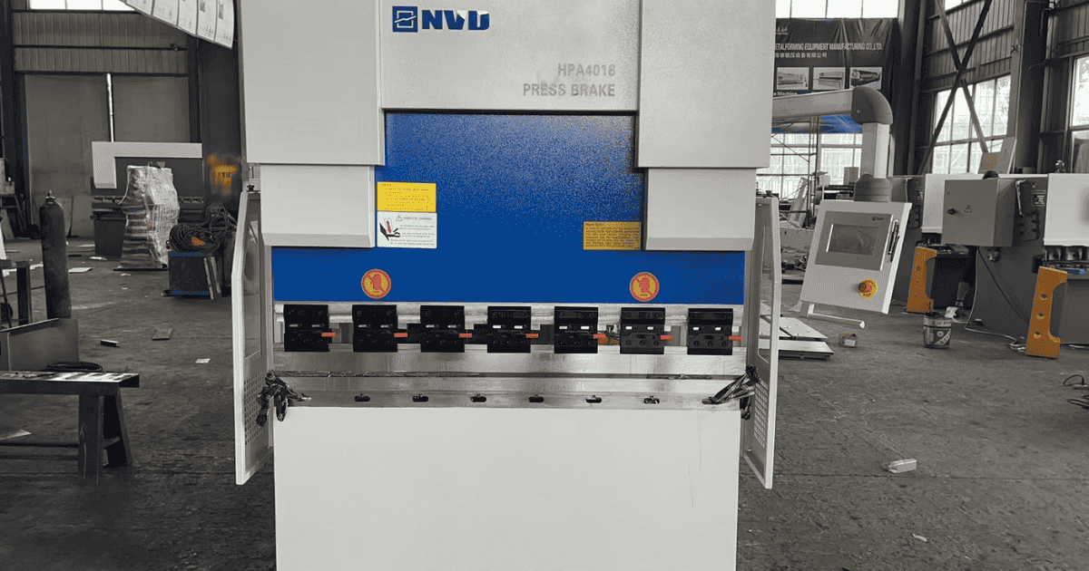 Máy Chấn CNC Mini – Giải Pháp Tối Ưu Cho Xưởng Cơ Khí Nhỏ