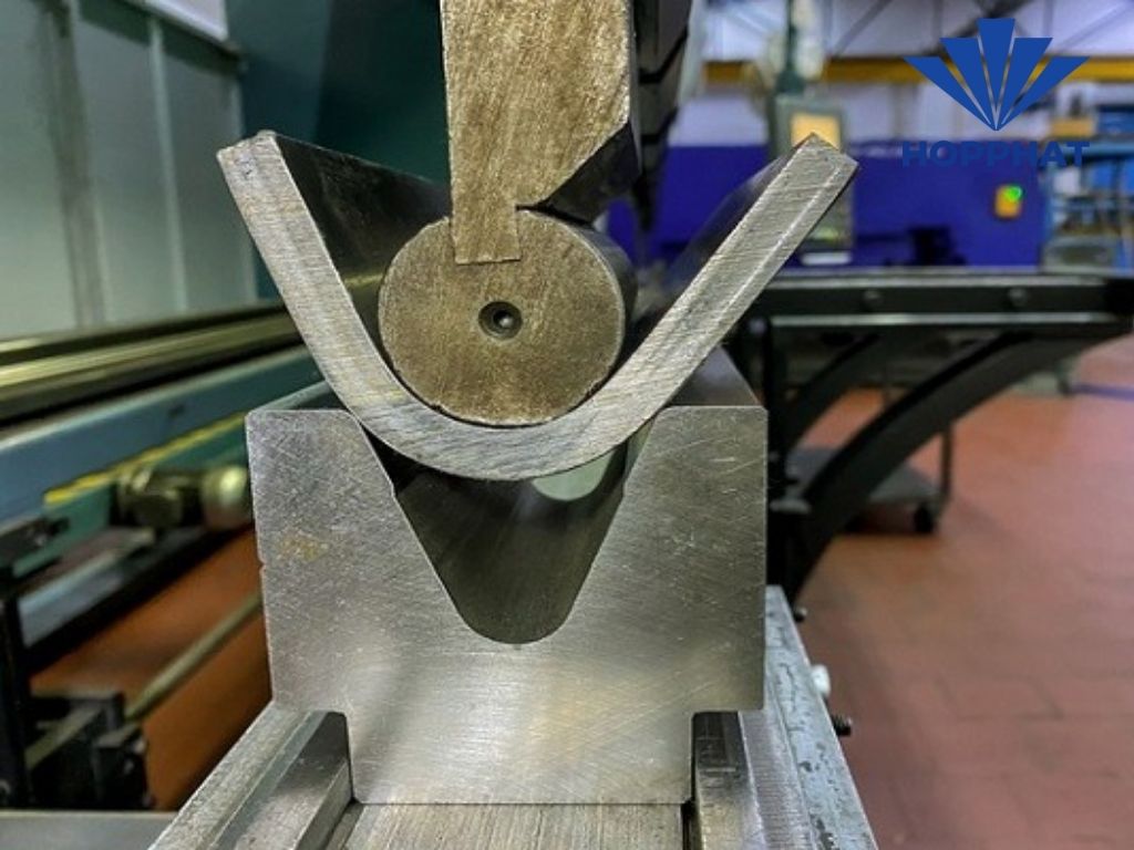 Chấn kim loại tấm