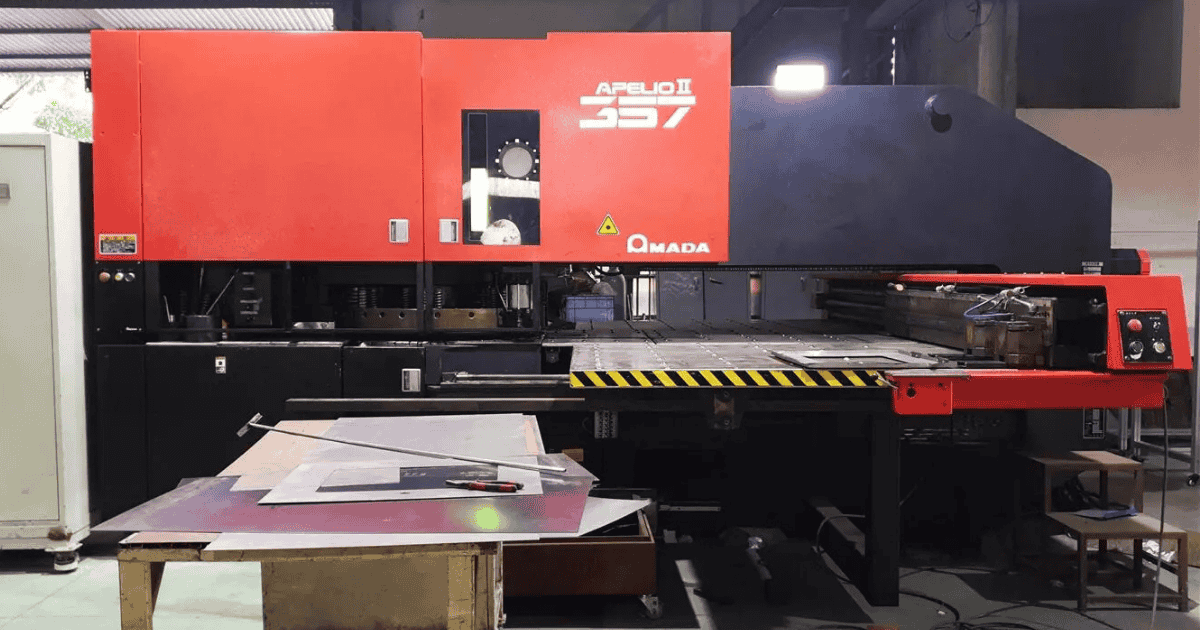 Máy đột Amada 357