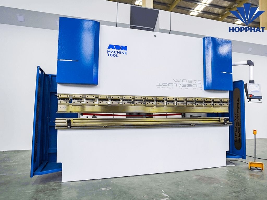 Máy chấn tôn là gì tìm hiểu nguyên lý hoạt động và ứng dụng thực tế