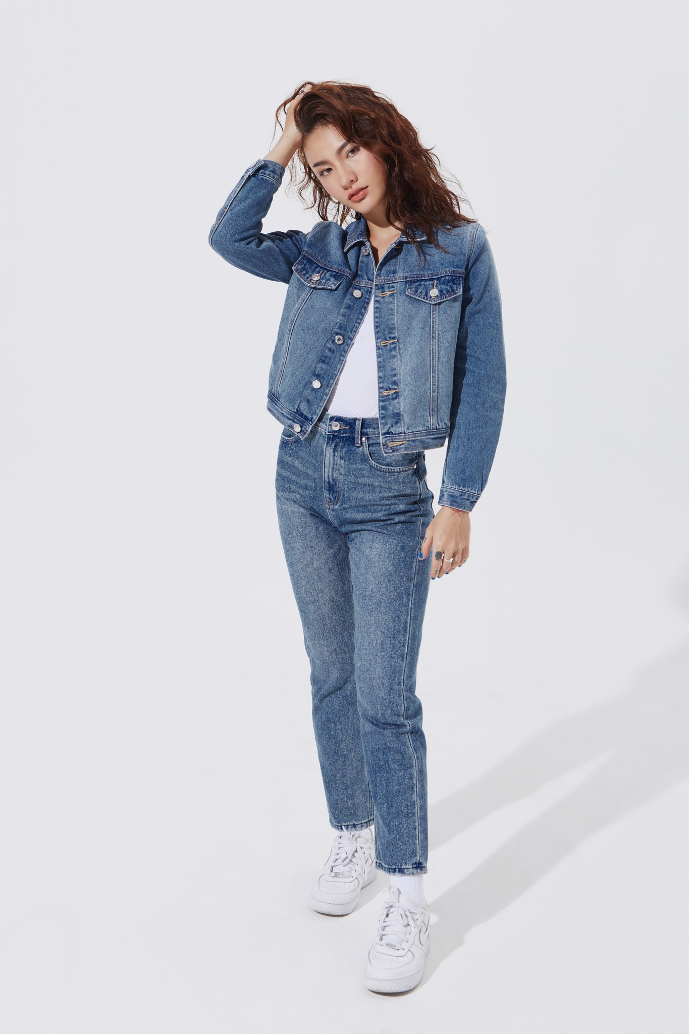 What to Wear A Jean Jacket With in 2023 • Petite in Paris