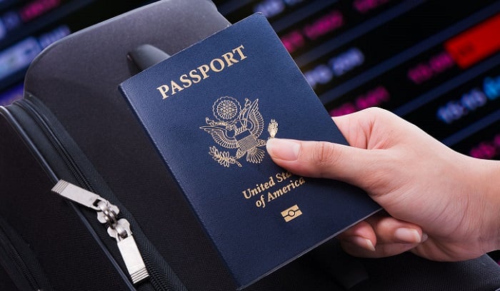 chiếc hộ chiếu của bạn sẽ có lớp cover bảo vệ