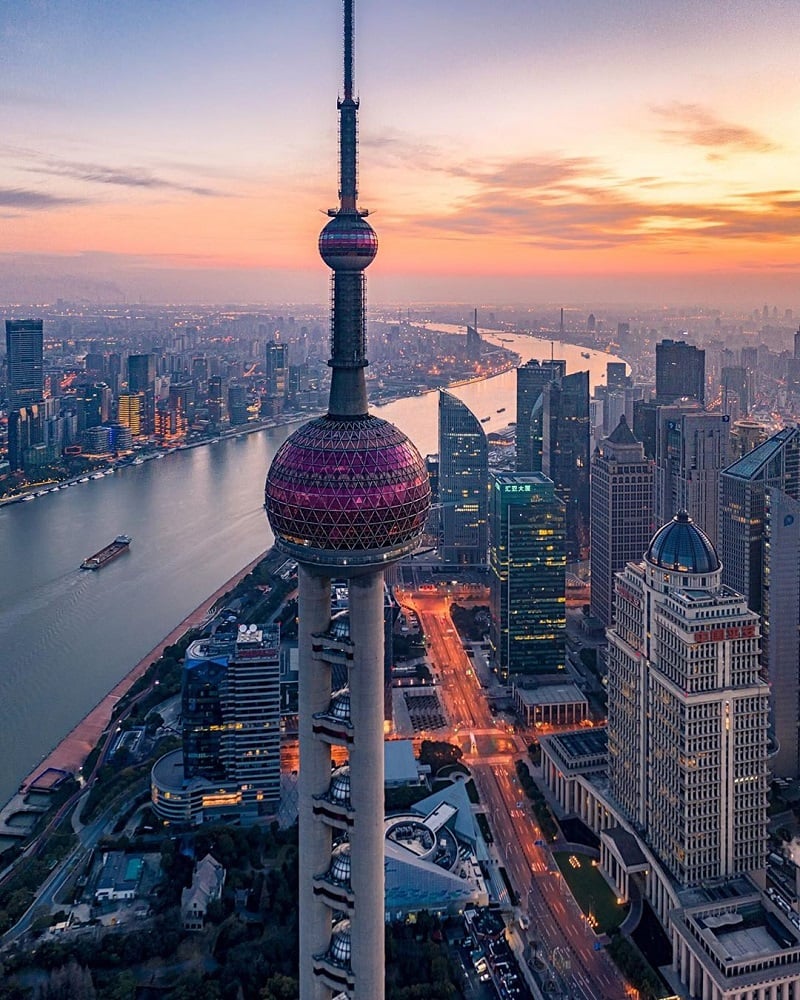 Tháp truyền hình Minh Châu Phương Đông nơi nhìn thấy toàn cảnh Thượng Hải