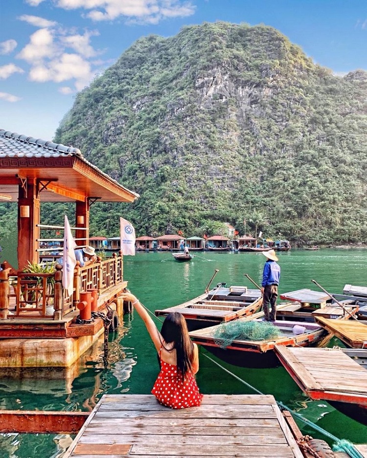 làng chài trên vịnh Hạ Long