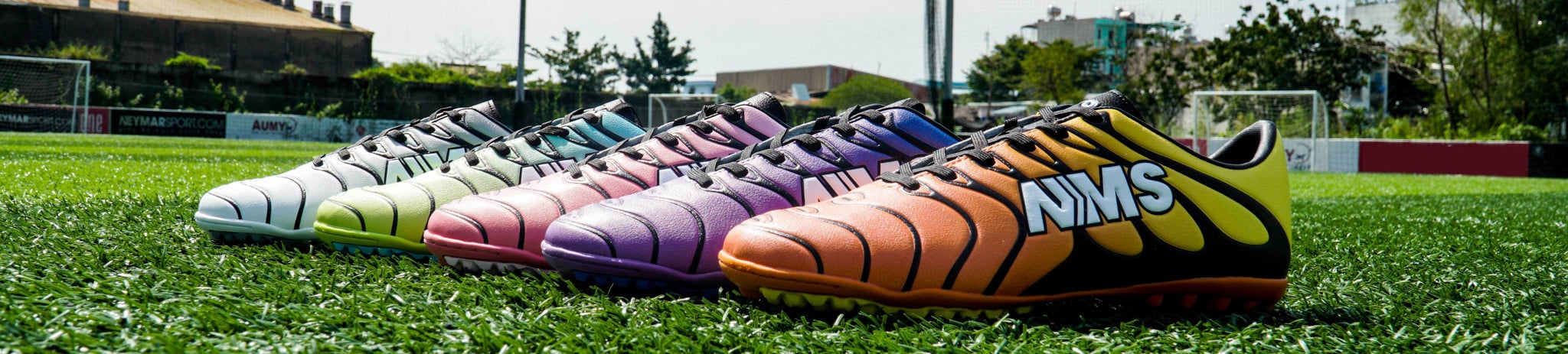 Giày đá bóng giá rẻ