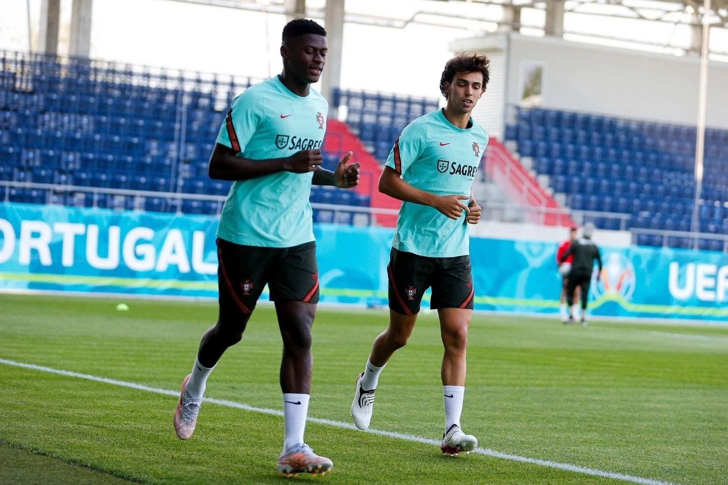 Joao Felix luyện tập sau chấn thương để có thể bùng nổ trên sân trong mùa giải euro 2020