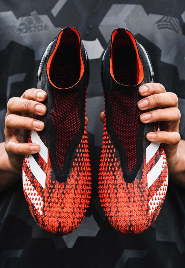 Giày đá bóng Adidas Predator 