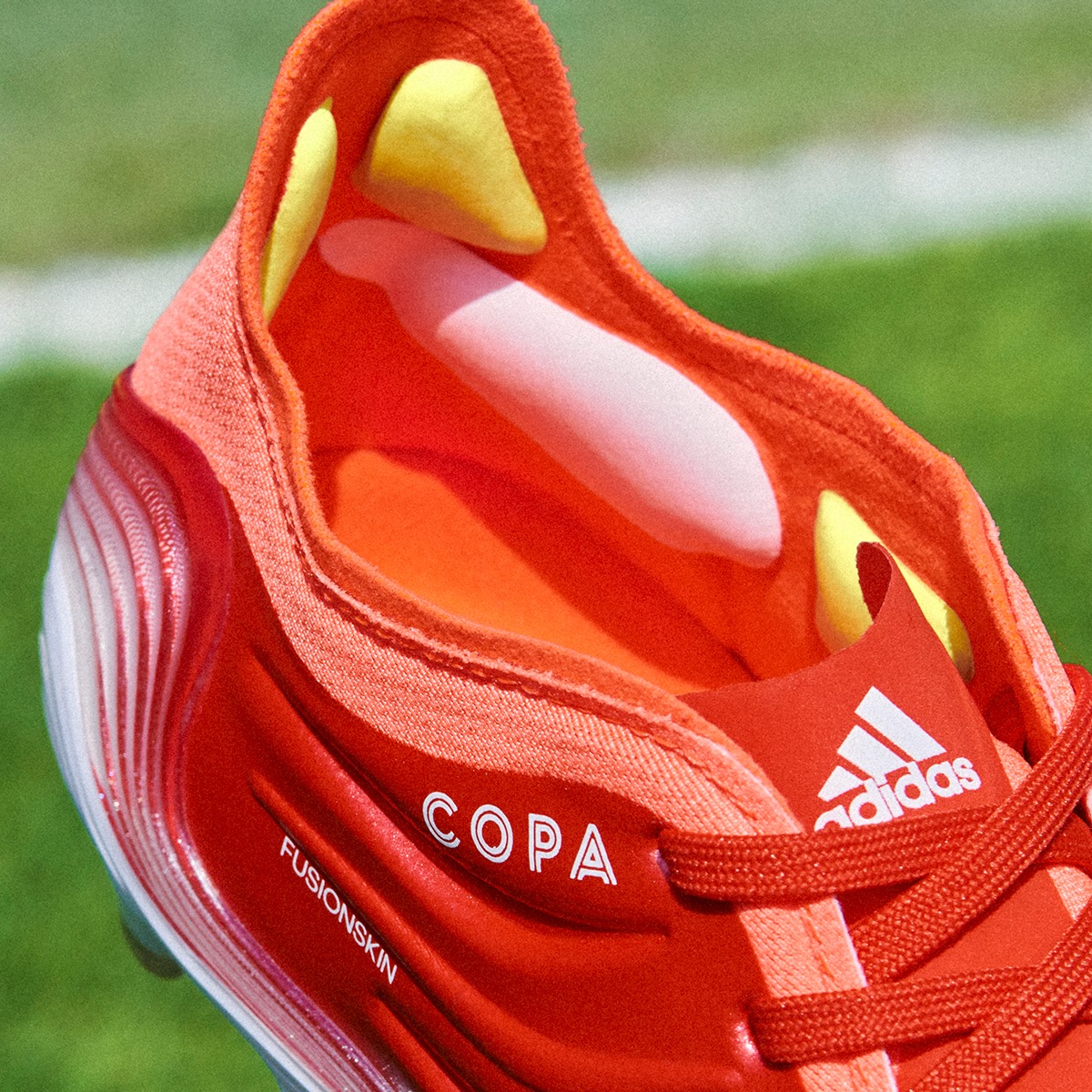 Giày đá bóng adidas Copa Sense