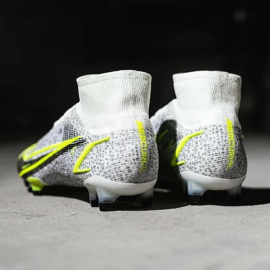 Công nghệ của giày đá bóng Nike Mercurial 2021 White / Black / Silver / Volt 