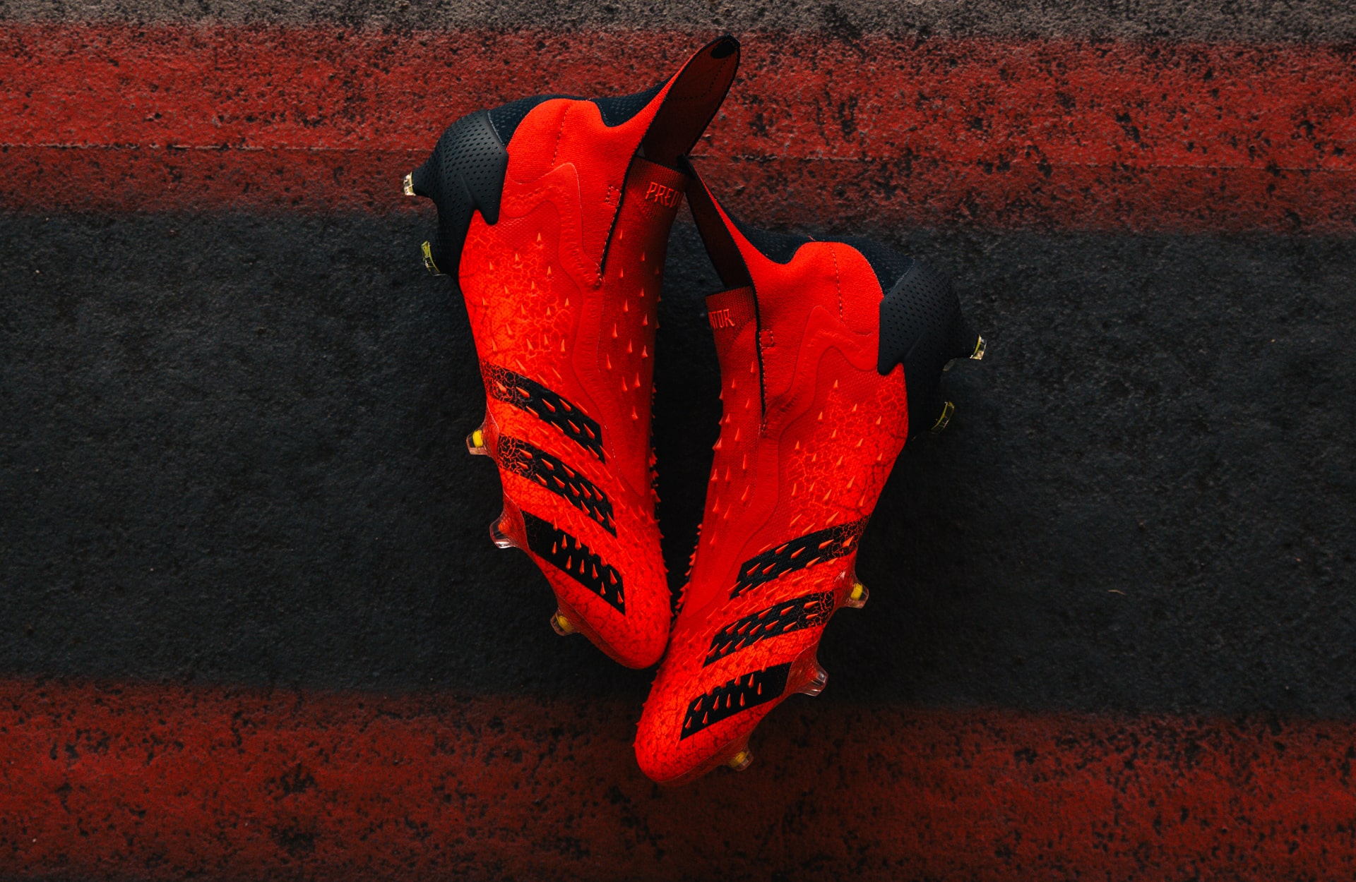 Giày đá bóng adidas Predator Meteorite Pack
