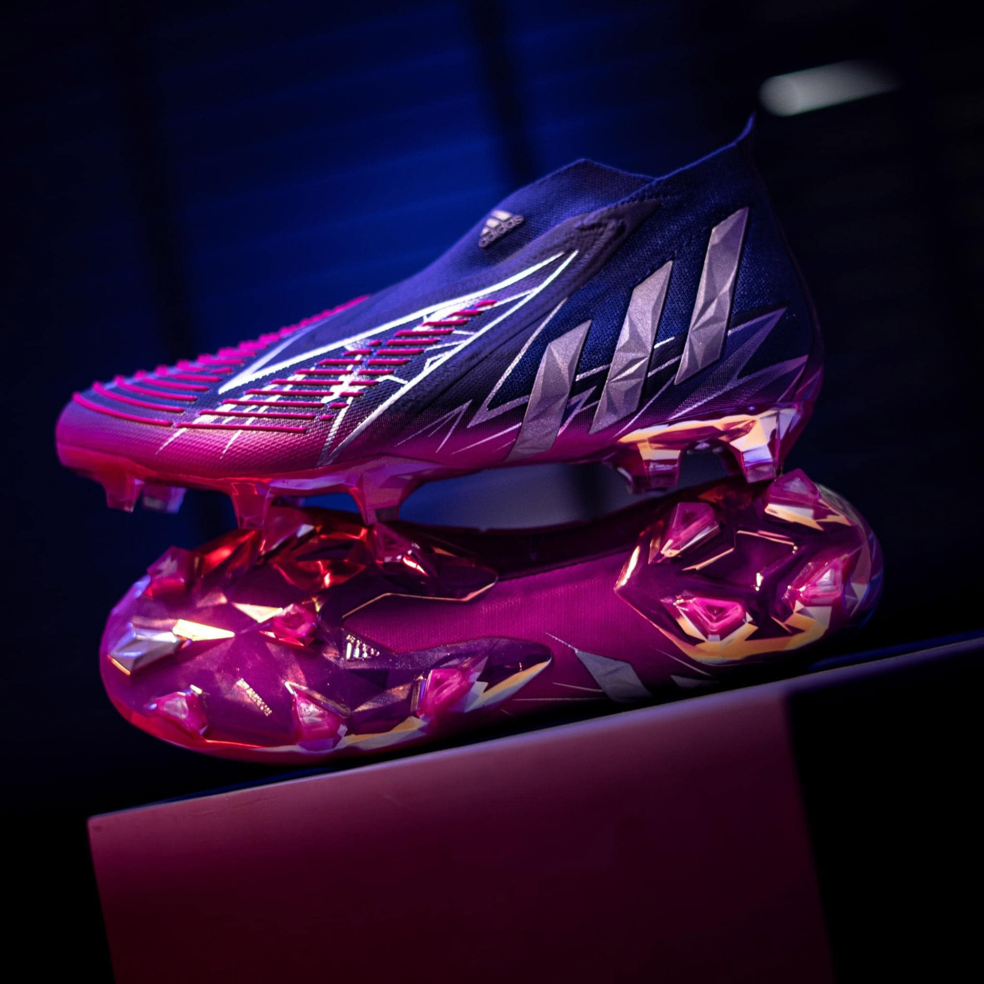 Giày đá banh adidas Predator Champions Code Pack