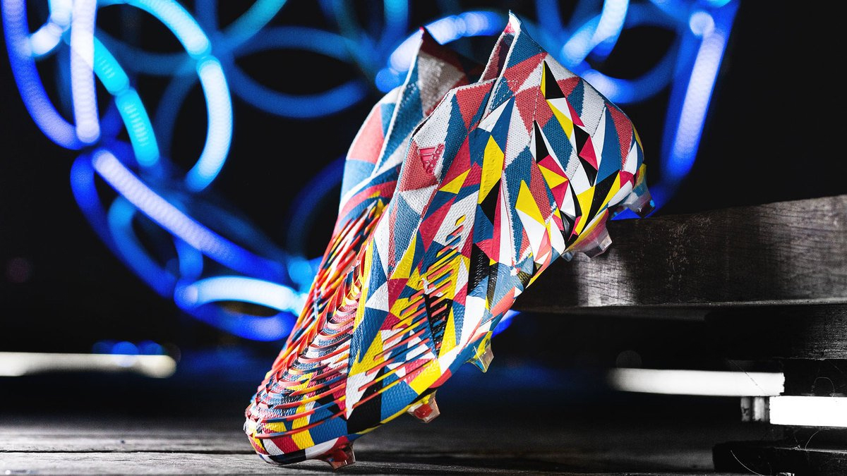 Khám phá Adidas Predator Edge 'Geometric' phiên bản đa sắc màu