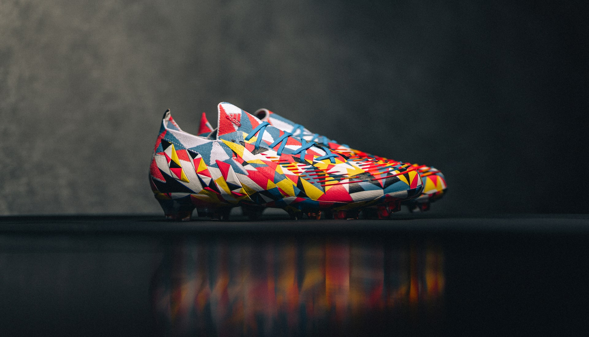 Công nghệ giày bóng đá adidas ''Geometric '' Predator Edge +
