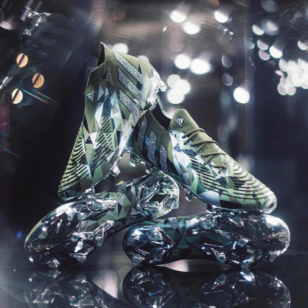 Giới thiệu giày đá bóng Adidas Predator Edge Swarovski Crystals