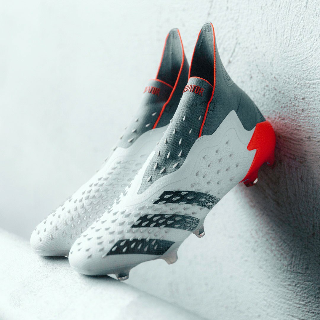 Giày đá banh banh adidas Predator Freak - White Spark Pack