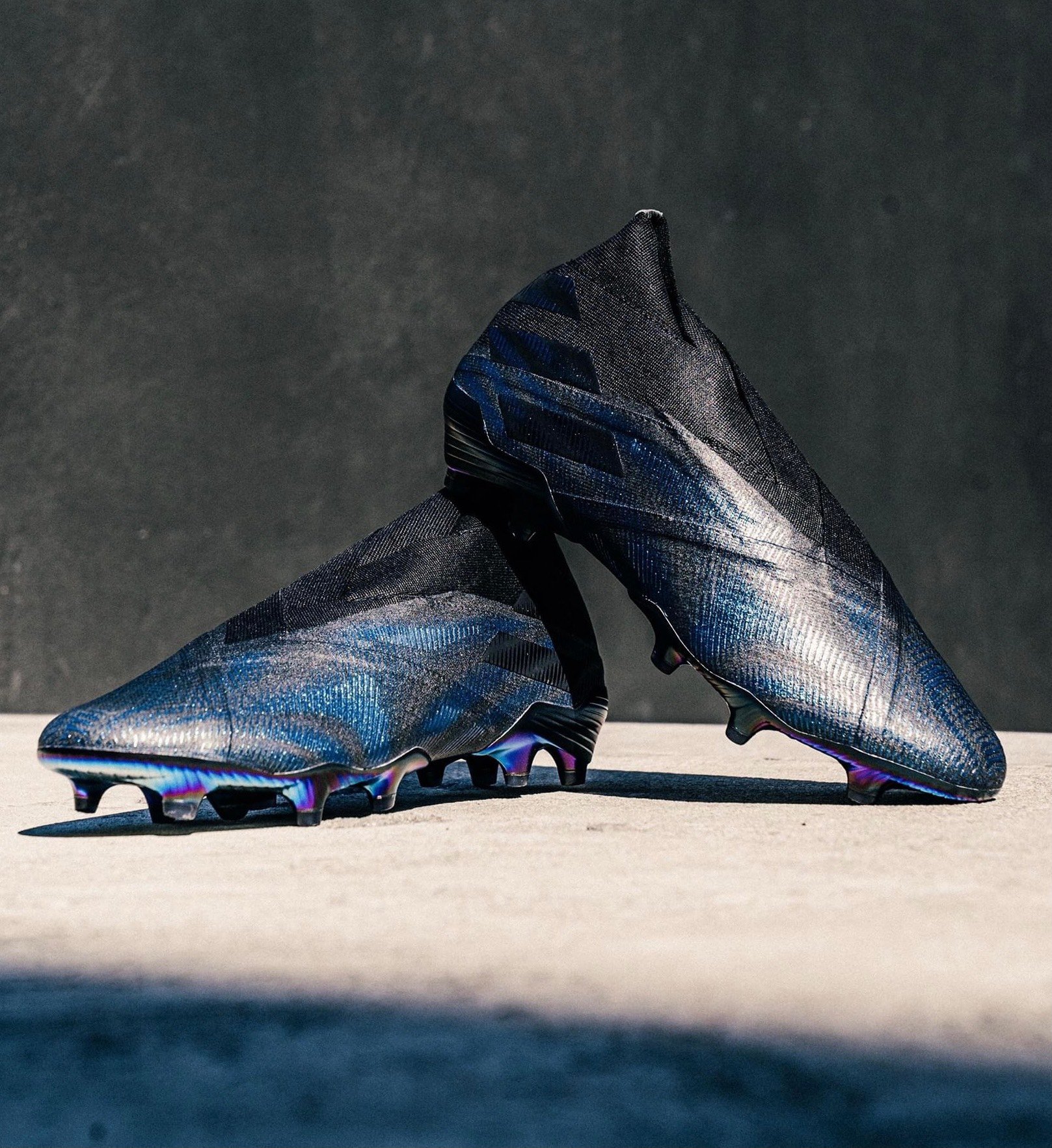 Giày đá bóng adidas Nemeziz+ ‘Superstealth Pack’
