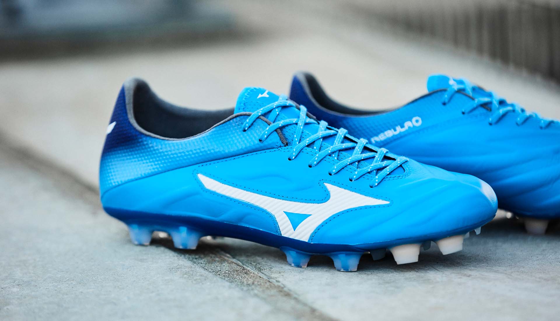 Giày đá bóng Mizuno Rebula 2 V1 Day&Night Pack Blue/White