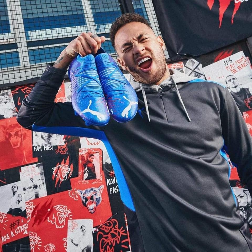 Neymar mang giày đá bóng Puma Future Z