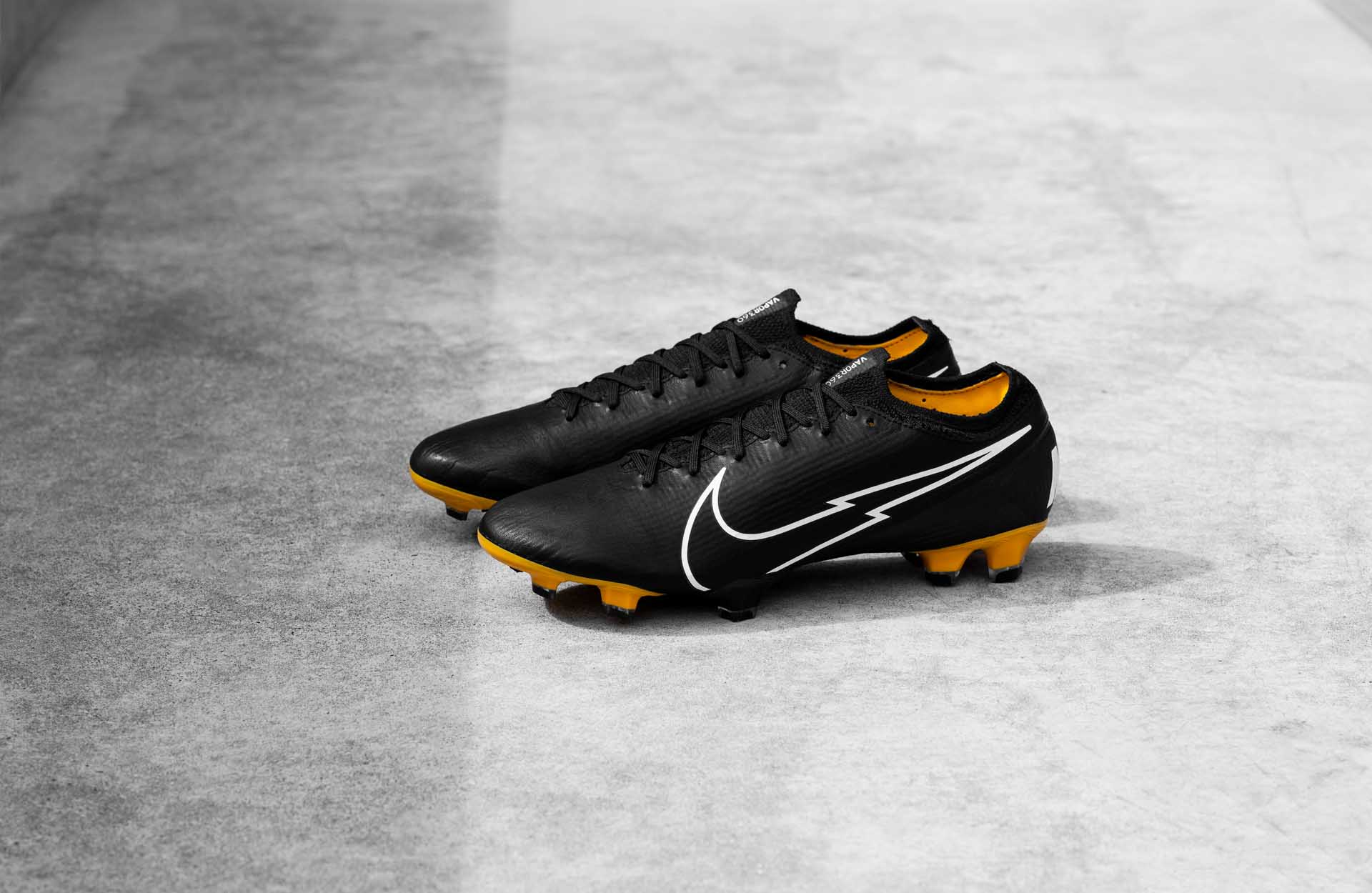 Vẻ đẹp của giày đá banh Nike Mercurial Vapor 13 Teach Craft