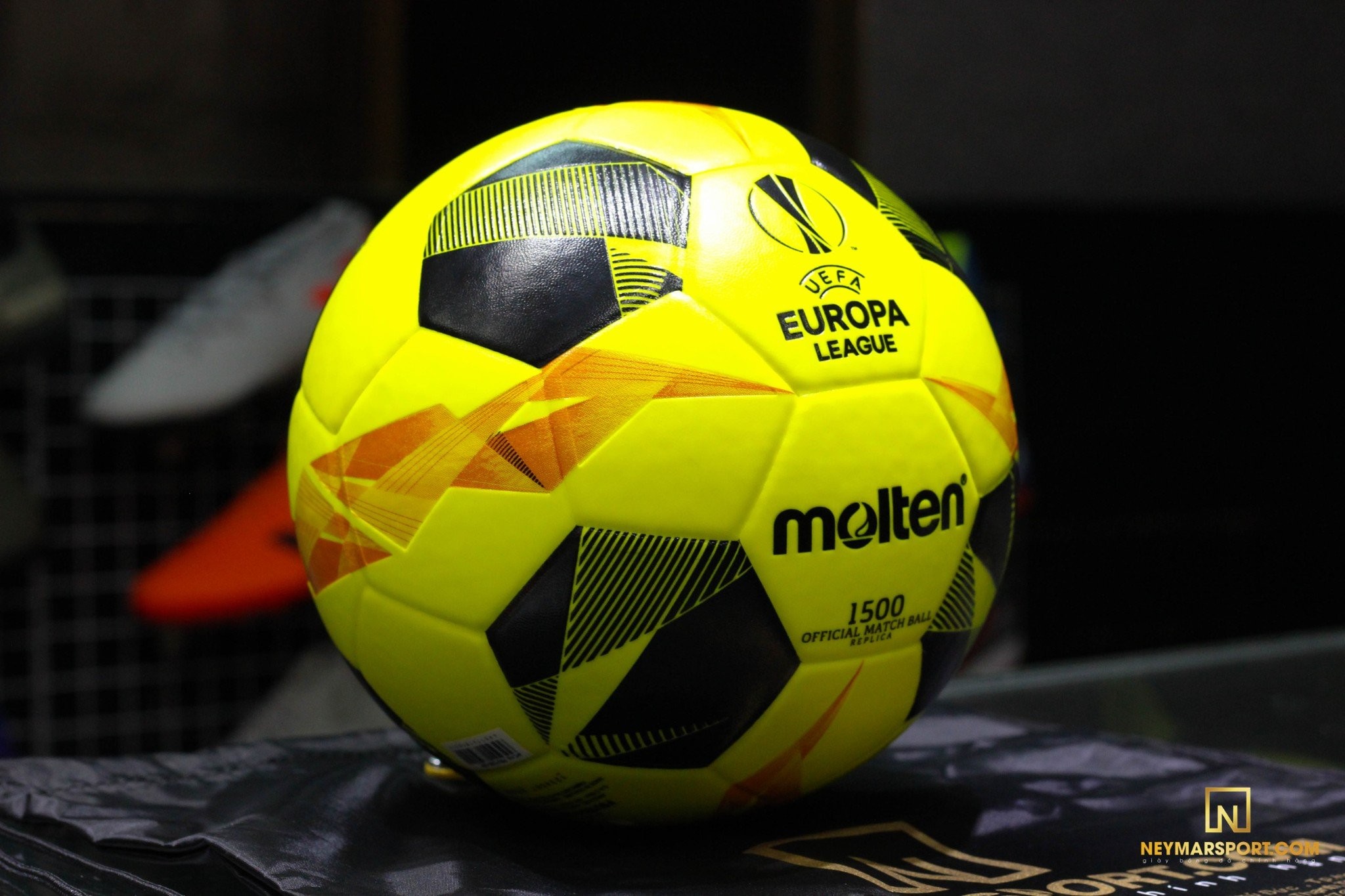 Bóng đá Futsal Molten tiêu chuẩn F9U1500-G9Y