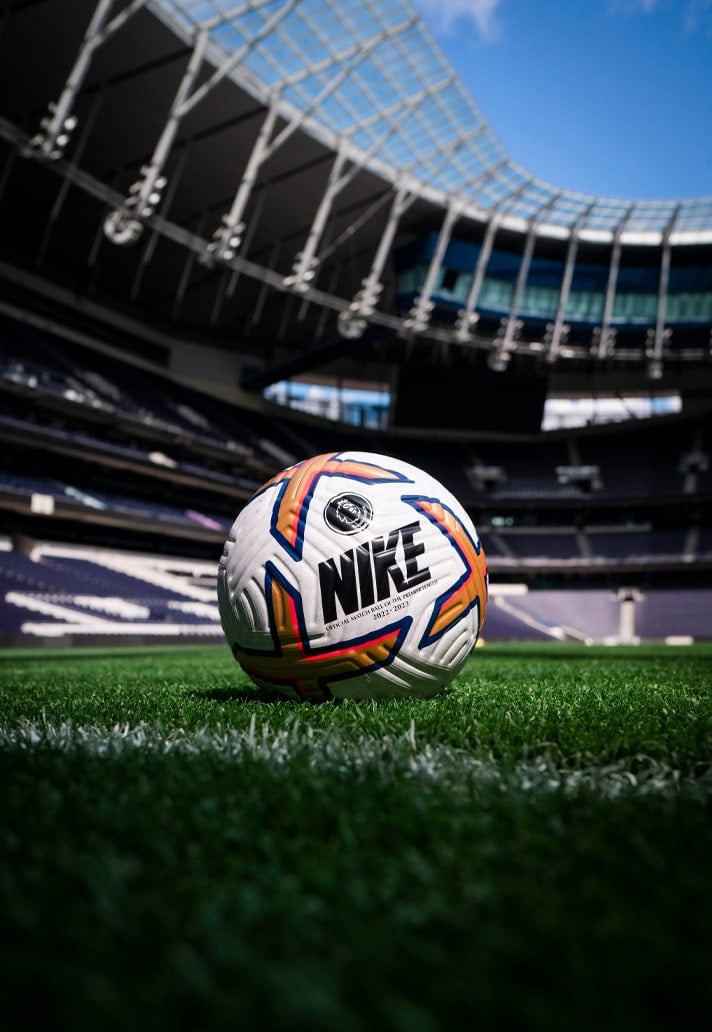 Bóng thi đấu Nike chính thức cho mùa giải 22/23 được sản xuất với chất lượng tốt nhất, đảm bảo mang lại trải nghiệm tuyệt vời cho những người yêu bóng đá. Với thiết kế đẹp mắt và đầy đủ kích thước, bạn có thể tận hưởng sân bóng như một cầu thủ chuyên nghiệp.