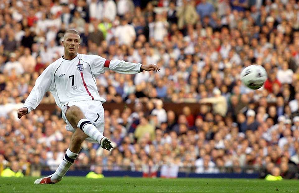 Adidas Predator 2025 David Beckham: Huyền Thoại Trở Lại Với Phối Màu Hồng Pastel