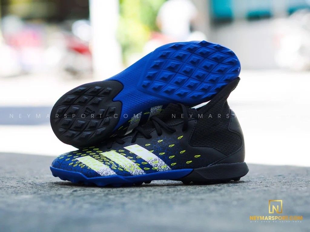 Giá bán của giày đá banh adidas Predator Freak Superlative