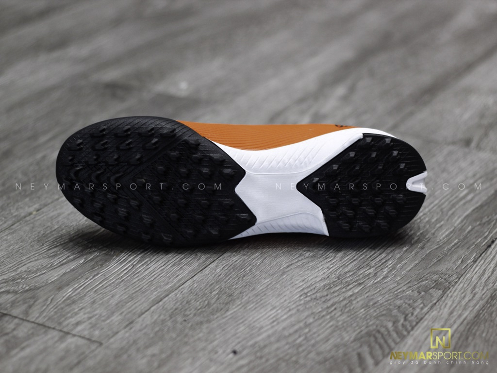 Giày đá banh adidas X Speedflow.3 TF Meteorite