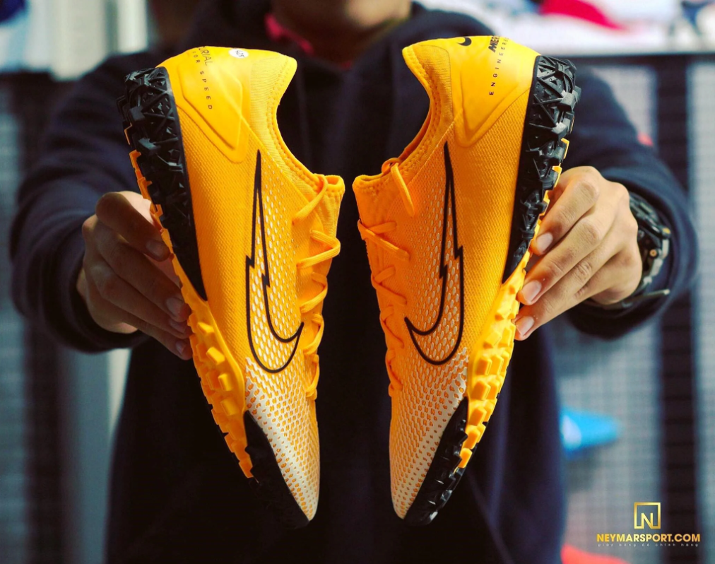 Nike Mercurial Vapor 13 Pro TF trở thành đôi giày được yêu thích nhất thời gian gần đây