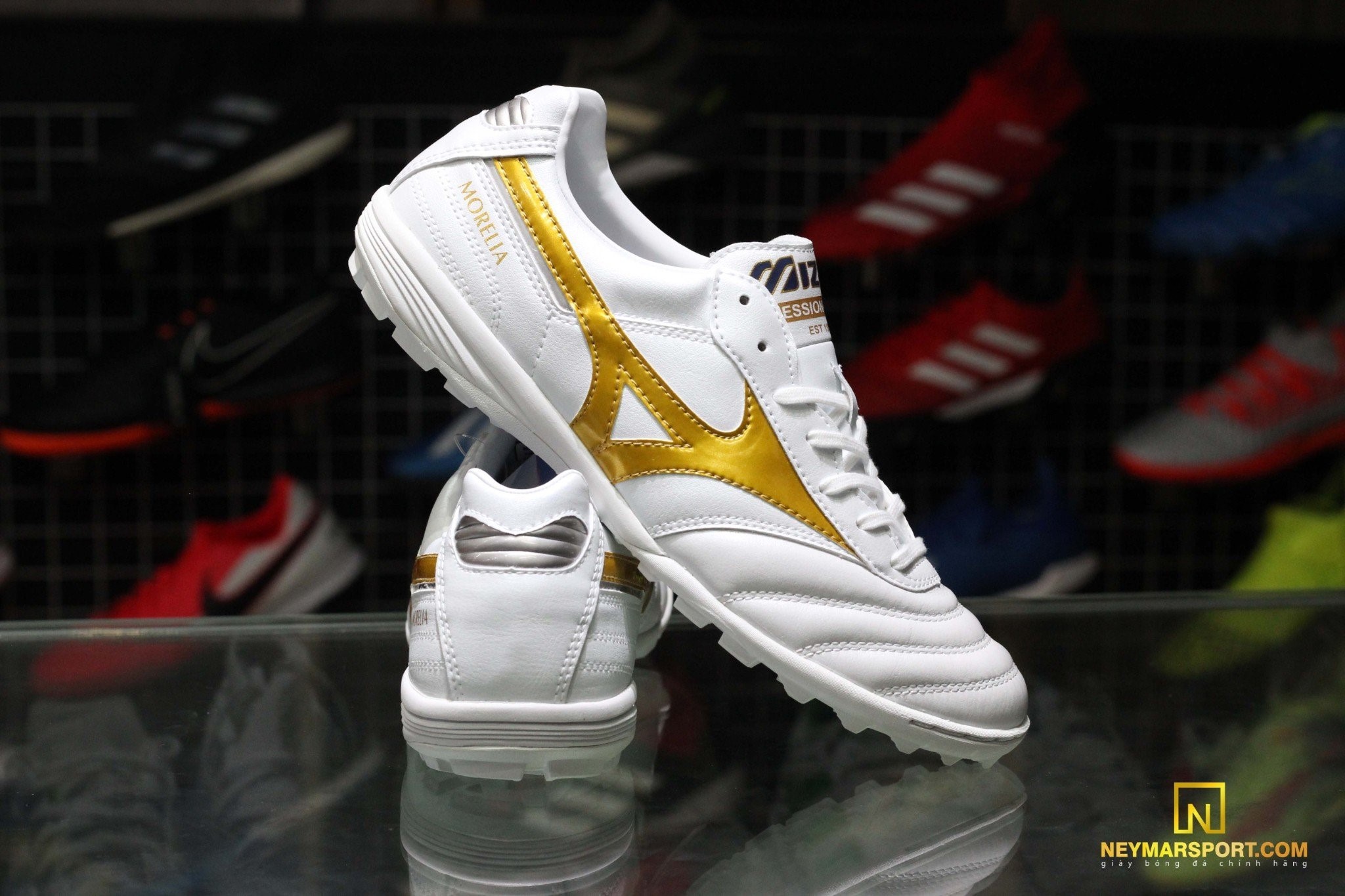 Giày đá banh Mizuno Morelia TF White/Gold