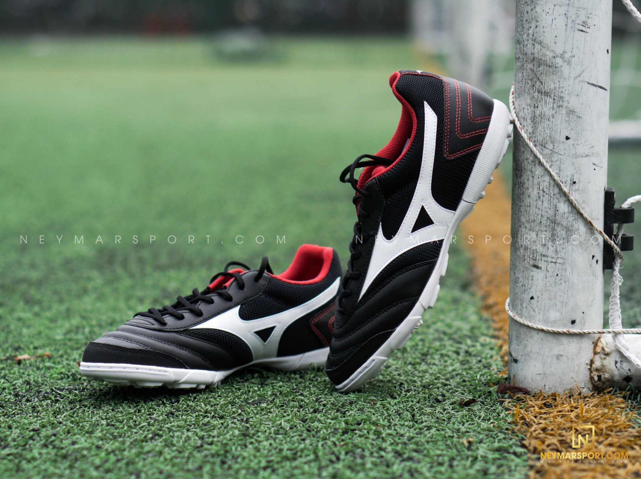 Giày đá banh Mizuno Morelia Sala Club TF Black/White/Red