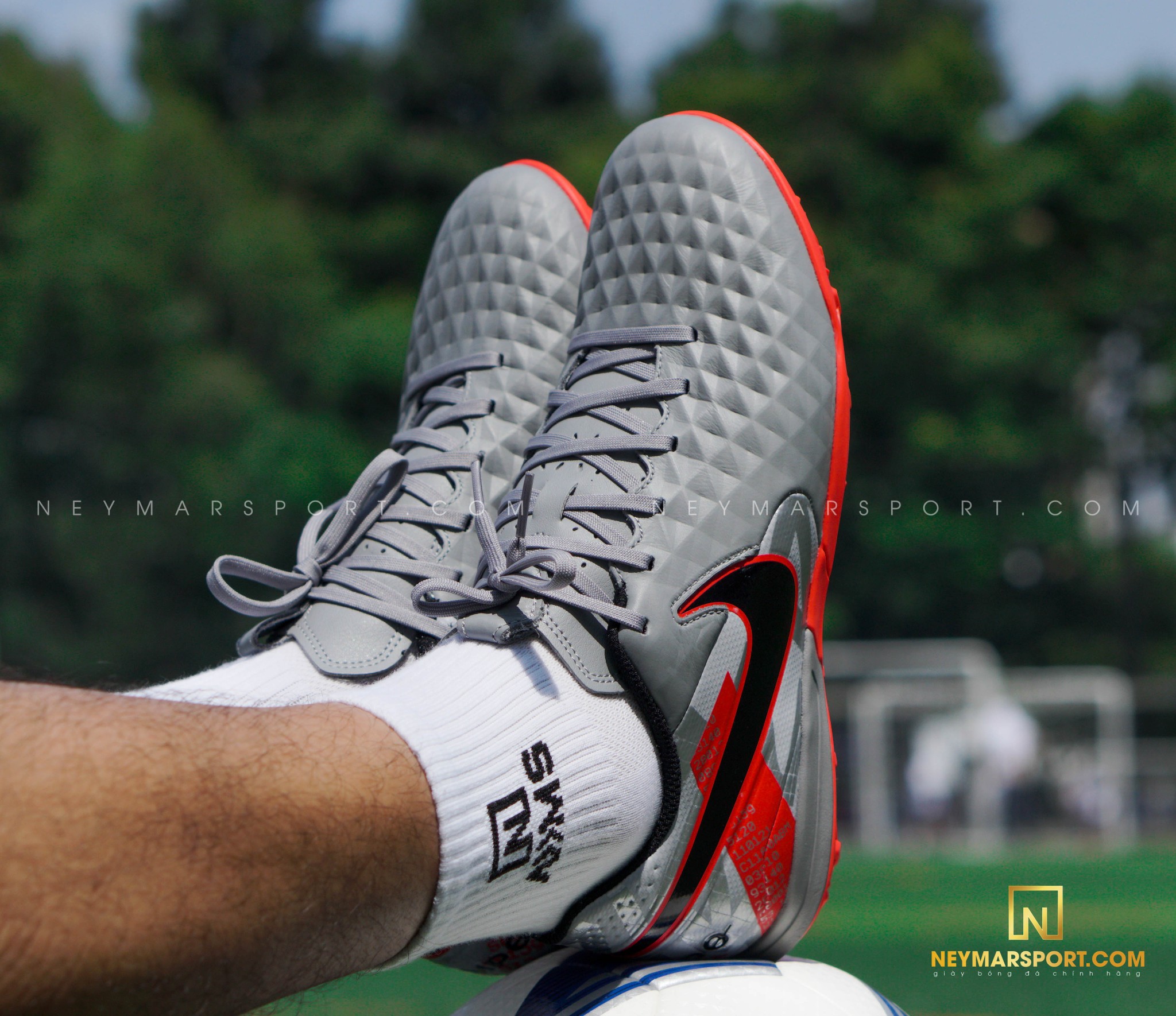 Giày đá bóng Nike Tiempo Legend 8 Academy TF Neighbourhood