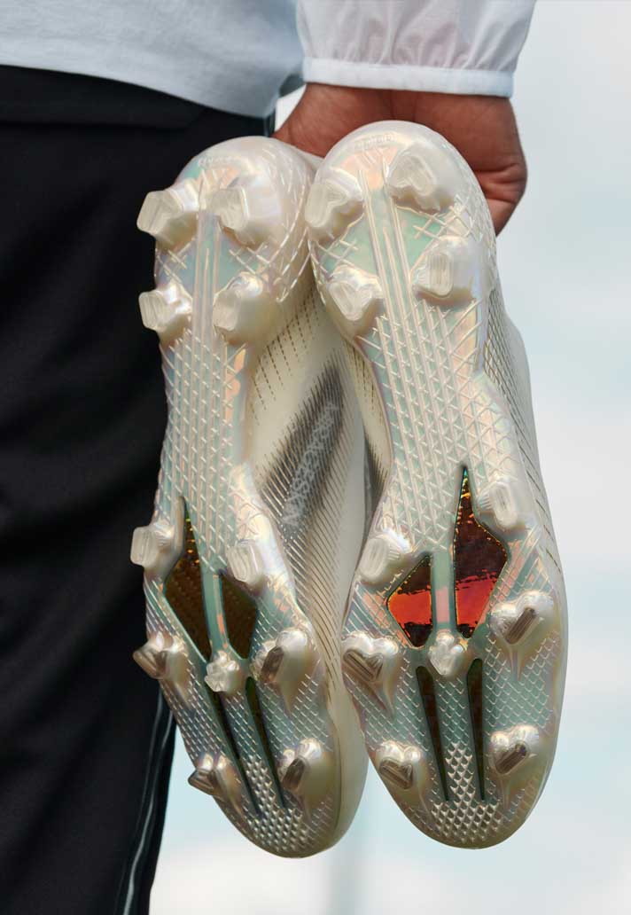 Ngoại hình đẹp mắt của giày bóng đá Adidas X20  Ghosted
