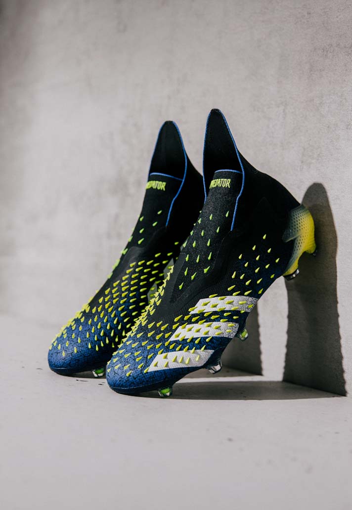 Pogba mang giày đá bóng adidas Predator Freak Superlative