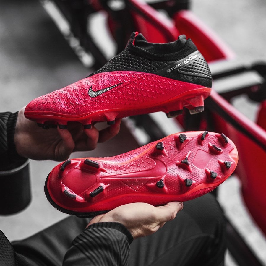 Andre Gomes mang giày đá banh Nike Phantom VSN II Future Lab 