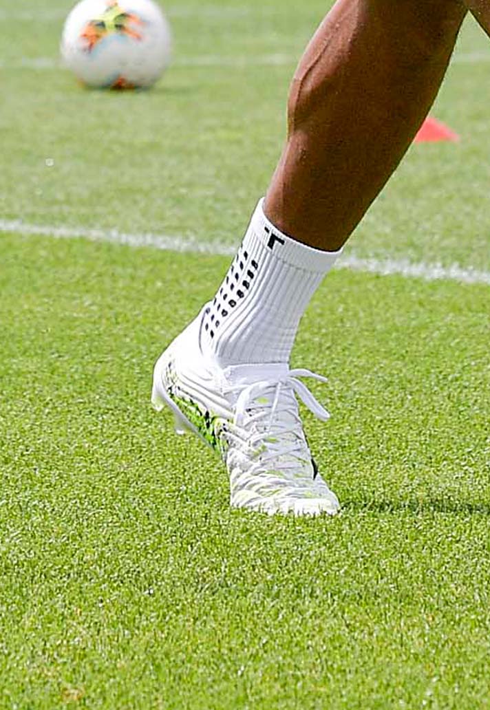 Juan Cuadrado mang Giày đá banh Adidas Copa 20 ‘Uniforia’
