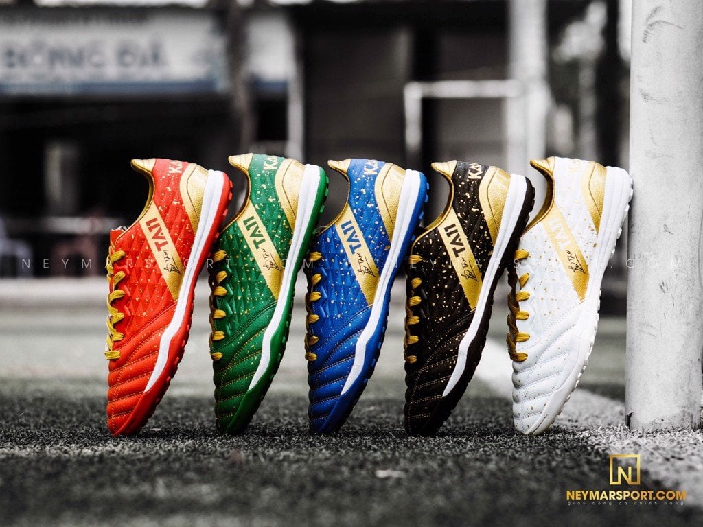 Giày đá banh Kamito bao gồm 5 màu sắc nổi bật