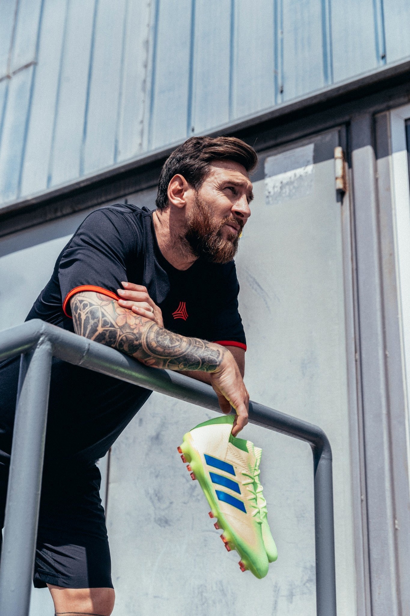 Adidas Nemeziz là thương hiệu gắn liền với tên tuổi của Messi.