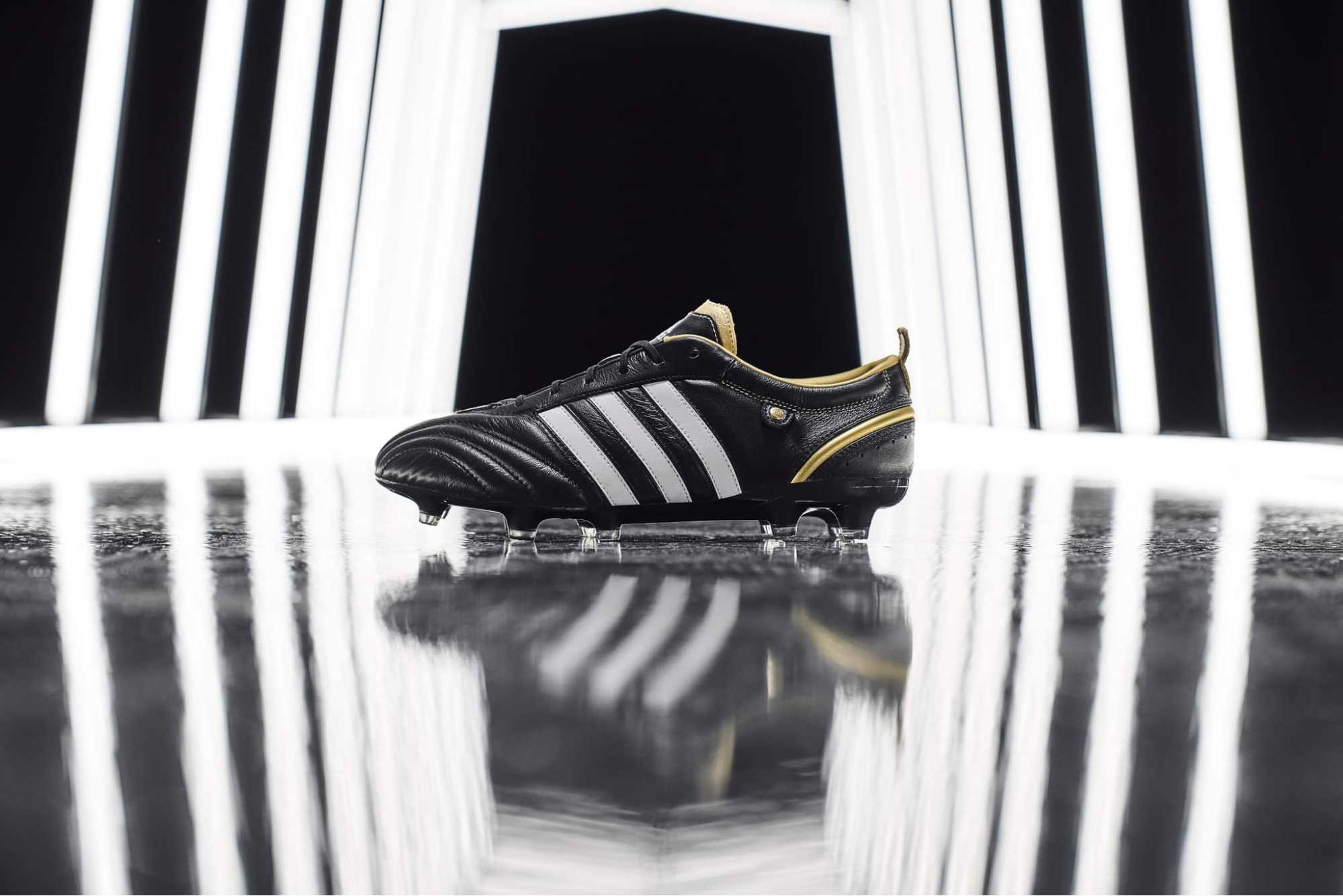 giày đá bóng Adidas adiPure