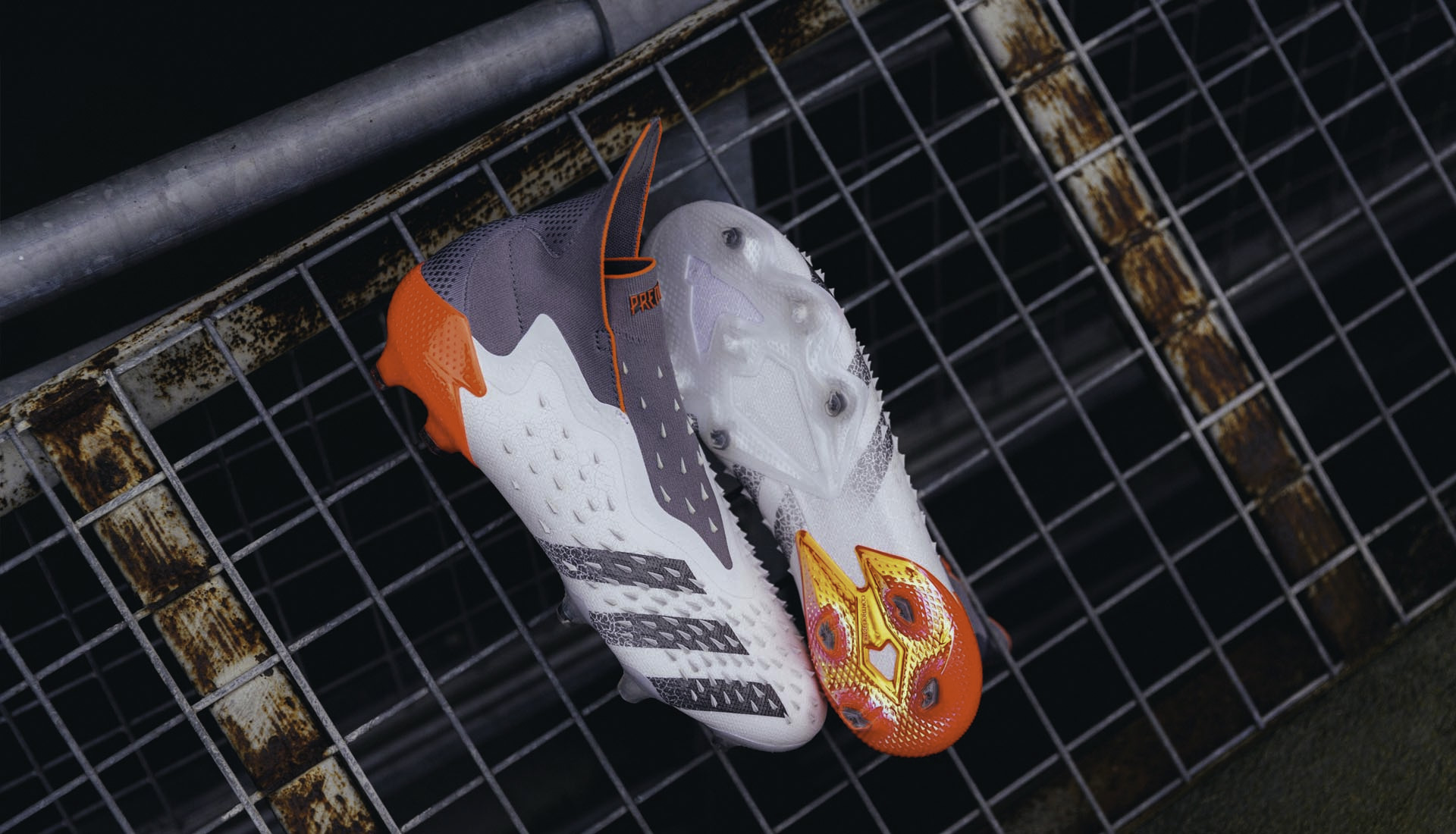 Giày đá bóng adidas Predator Freak White Spark