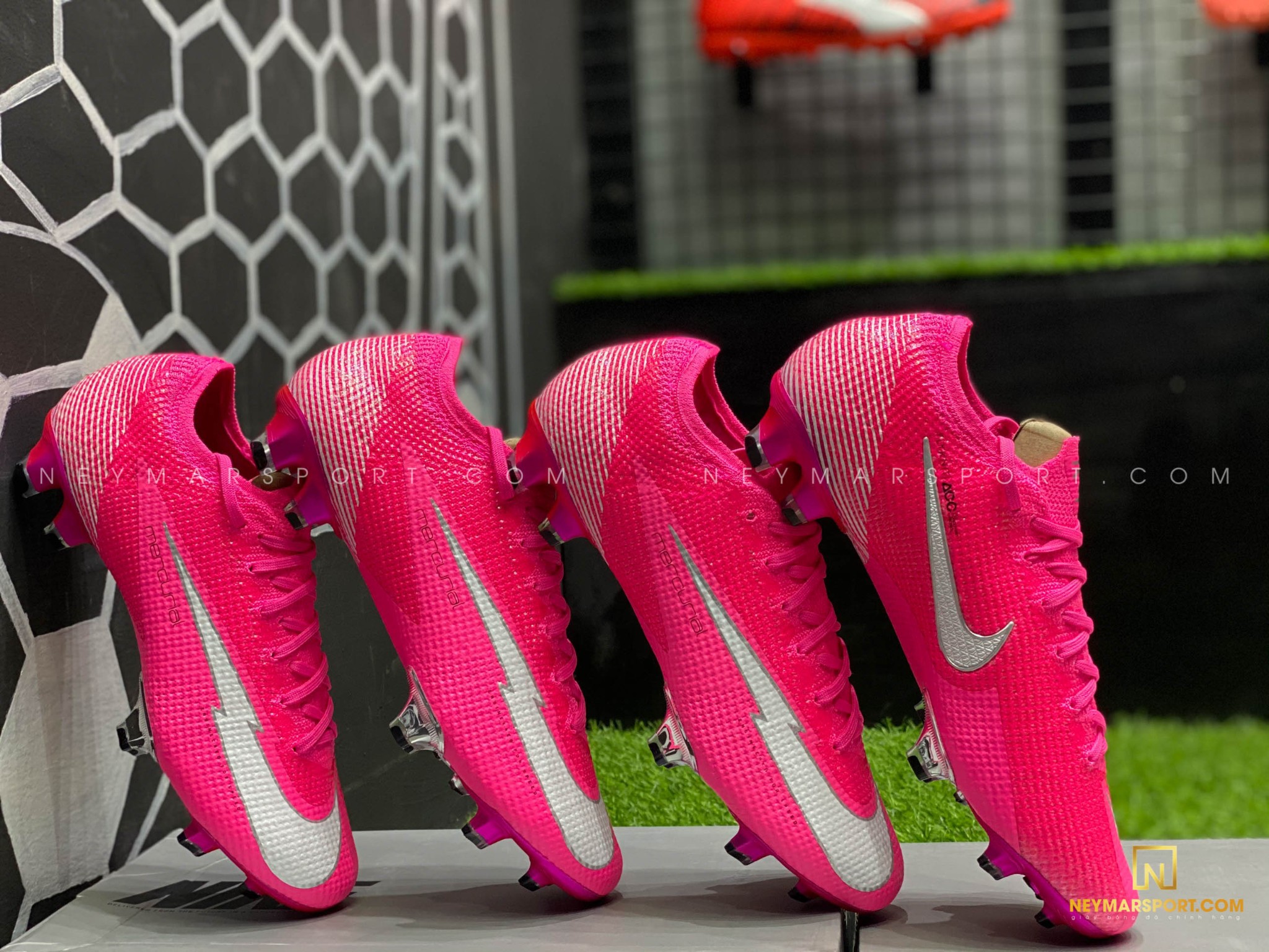 Giày đá bóng Nike Mercurial Mbappé Rosa phiên bản mới nhất với màu hồng ấn tượng