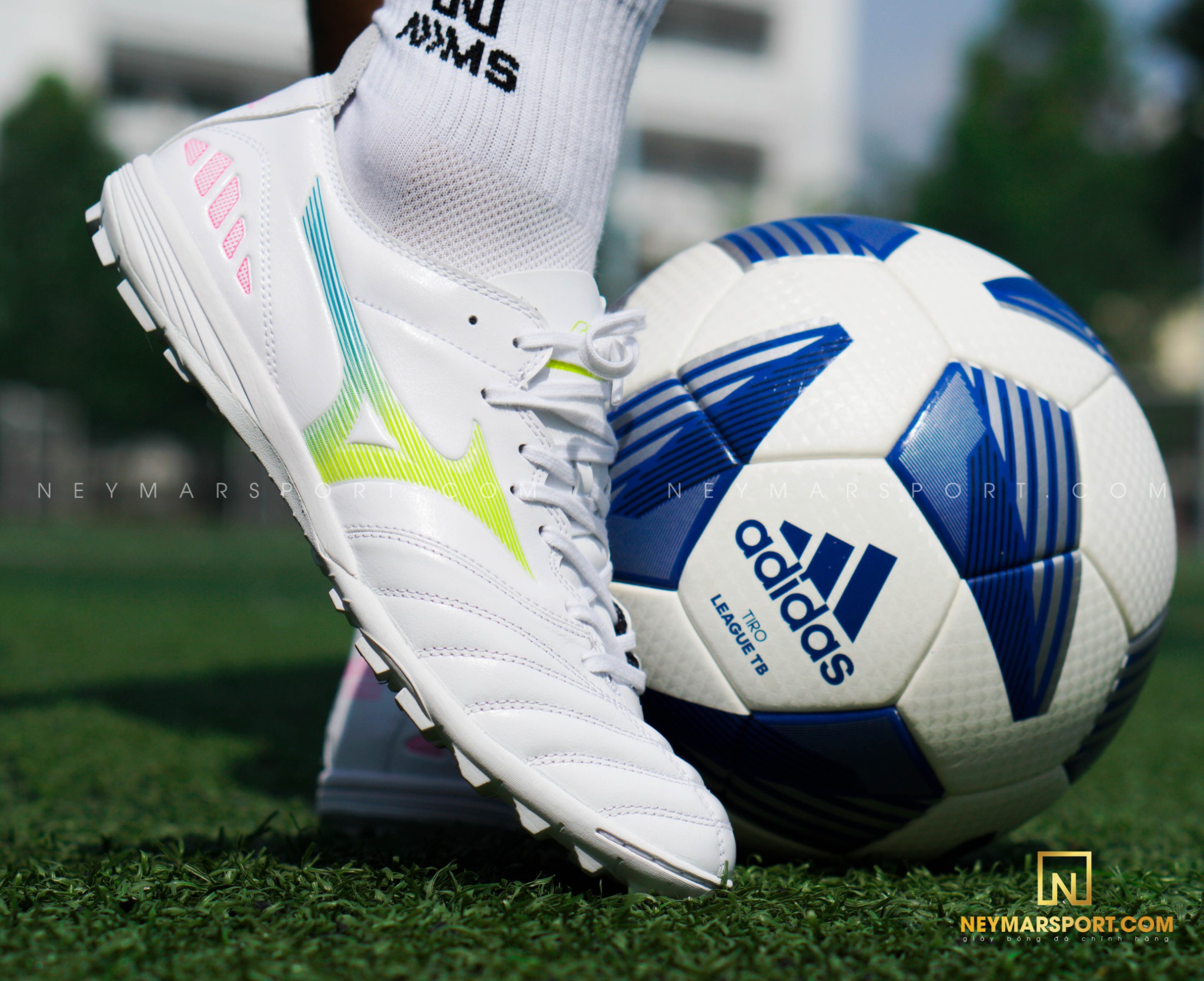 Giày đá bóng Mizuno Morelia Neo III Pro AS TF - White/Yellow/Pink
