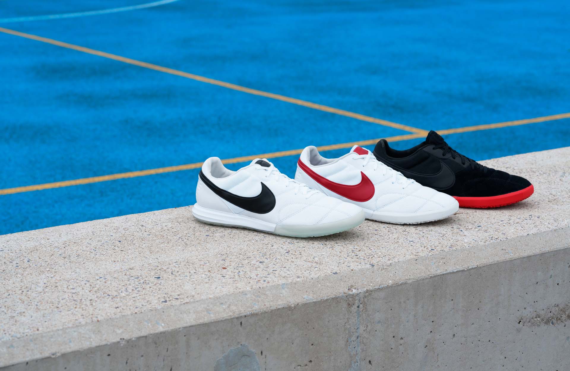 Giày đá banh Futsal Nike Premier II Sala với 3 phối màu